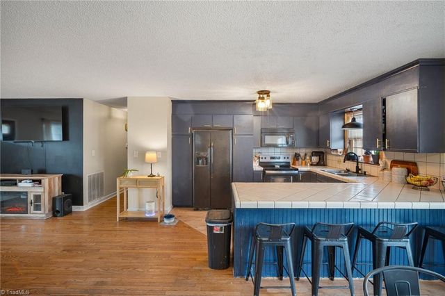 343 Pin Oak Drive, Clemmons, NC 27012