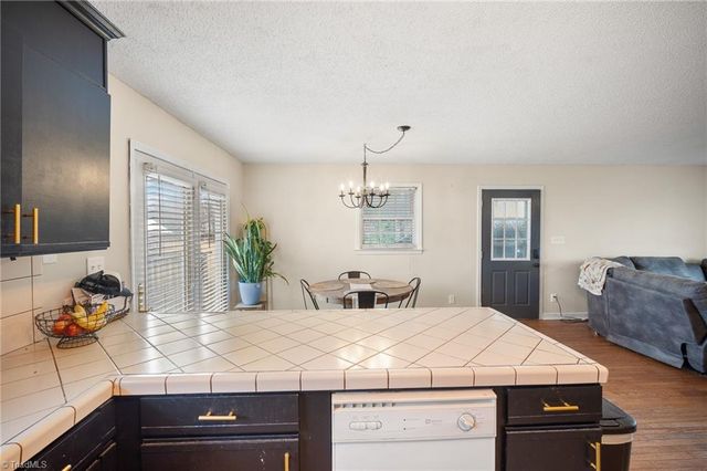 343 Pin Oak Drive, Clemmons, NC 27012