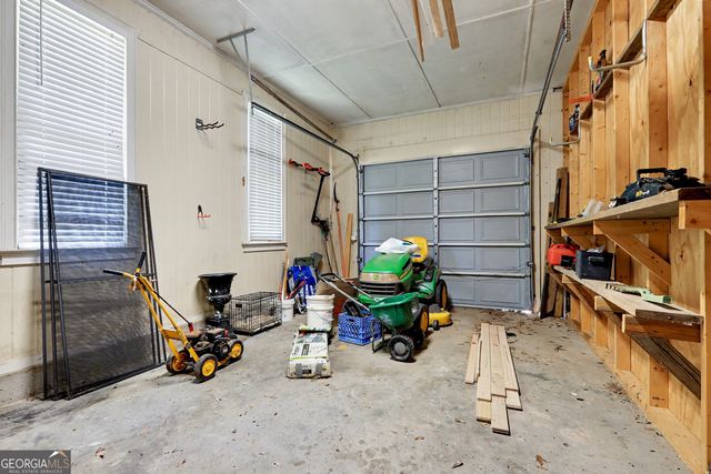 107 Big Oak Drive, Barnesville, GA 30204