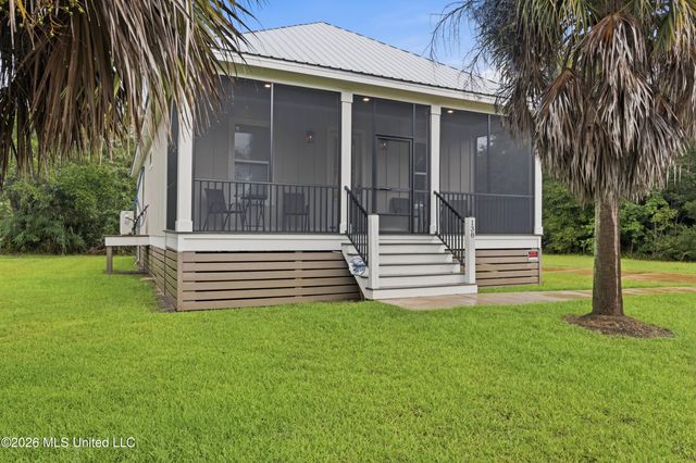 138 Lafitte Drive, Waveland, MS 39576