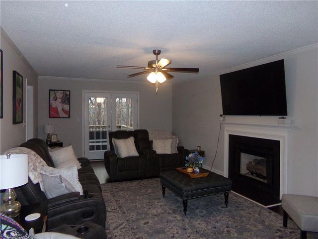 626 Creekridge Drive, Eden, NC 27288