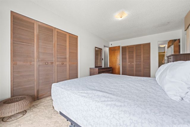 1360 Ala Puumalu Street, Honolulu, HI 96818