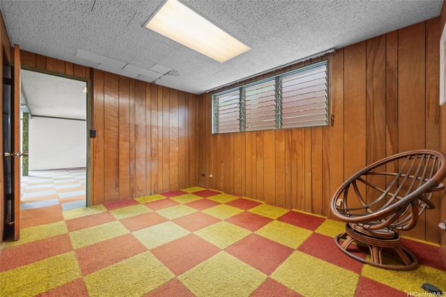 1360 Ala Puumalu Street, Honolulu, HI 96818