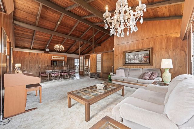 1360 Ala Puumalu Street, Honolulu, HI 96818