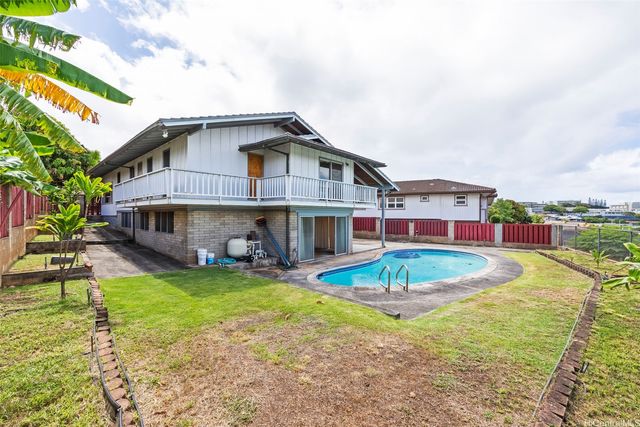 1360 Ala Puumalu Street, Honolulu, HI 96818
