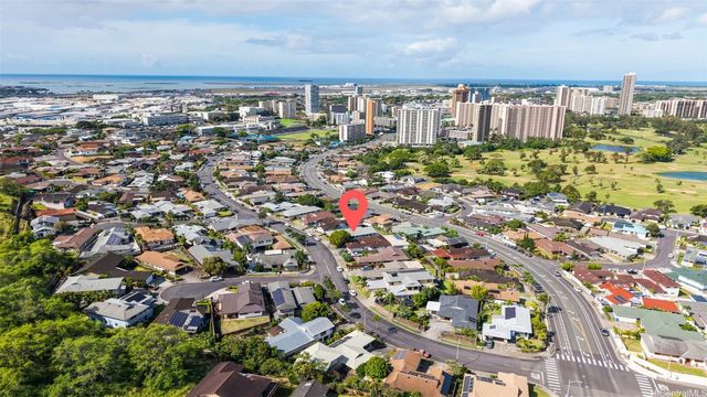 1360 Ala Puumalu Street, Honolulu, HI 96818