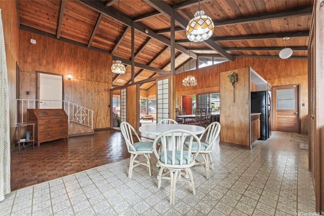 1360 Ala Puumalu Street, Honolulu, HI 96818