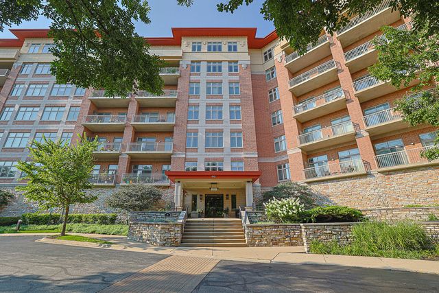 40 Prairie Park Drive 601, Wheeling, IL 60090
