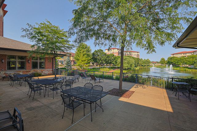 40 Prairie Park Drive 601, Wheeling, IL 60090