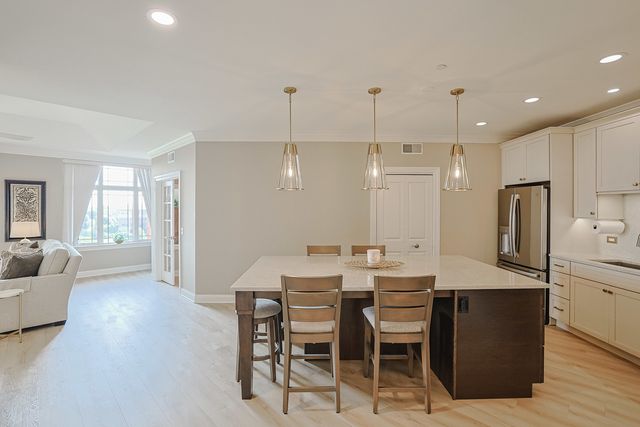 40 Prairie Park Drive 601, Wheeling, IL 60090