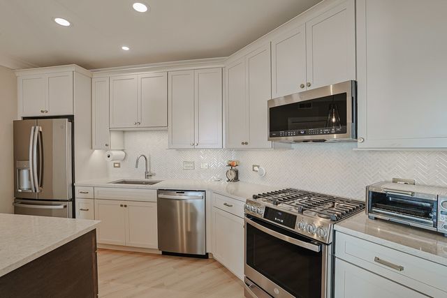 40 Prairie Park Drive 601, Wheeling, IL 60090