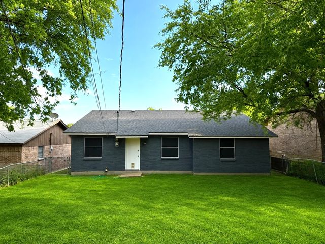 8216 Richard Street, White Settlement, TX 76108