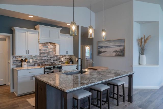 513 Chads Crossing, Verona, WI 53593