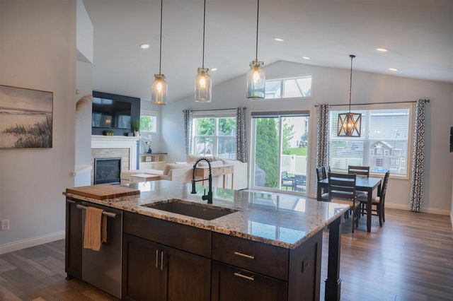 513 Chads Crossing, Verona, WI 53593