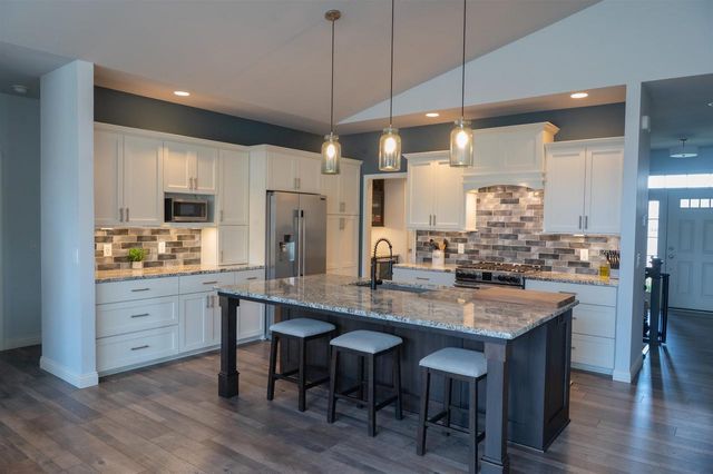 513 Chads Crossing, Verona, WI 53593