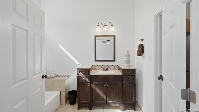 175 Crazy Horse Trail, Canyon Lake, TX 78133