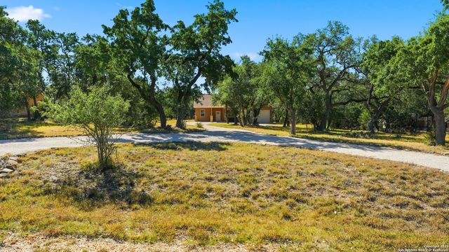 175 Crazy Horse Trail, Canyon Lake, TX 78133
