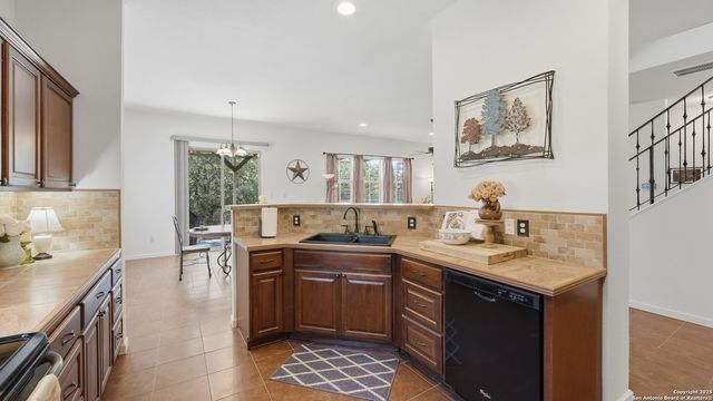 175 Crazy Horse Trail, Canyon Lake, TX 78133