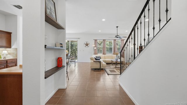 175 Crazy Horse Trail, Canyon Lake, TX 78133