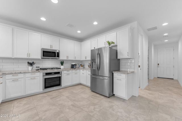 19326 W BADGETT Lane, Litchfield Park, AZ 85340