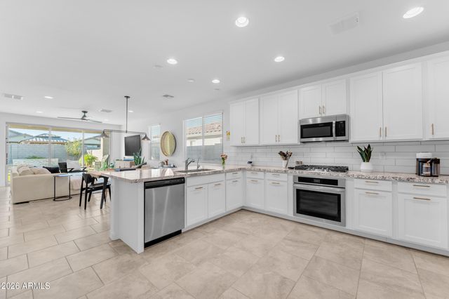 19326 W BADGETT Lane, Litchfield Park, AZ 85340