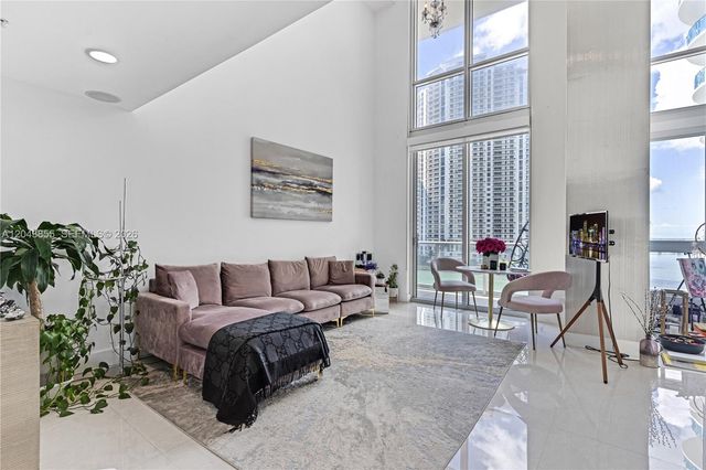 300 S Biscayne Boulevard L612, Miami, FL 33131