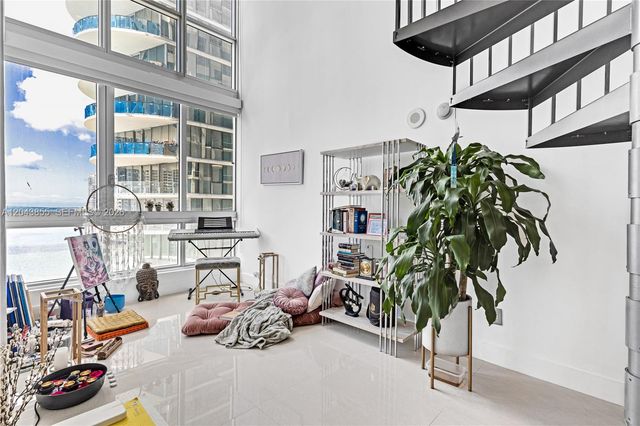 300 S Biscayne Boulevard L612, Miami, FL 33131