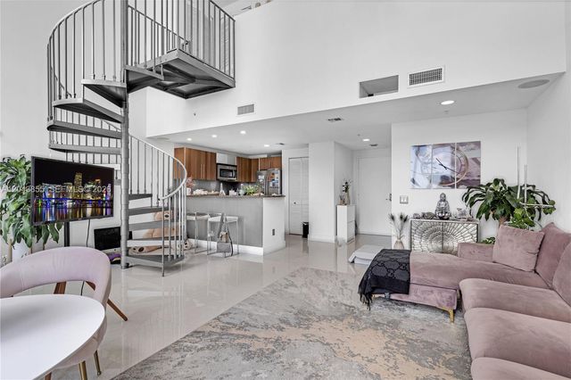 300 S Biscayne Boulevard L612, Miami, FL 33131