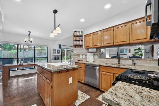 5527 Timber Bark, San Antonio, TX 78250