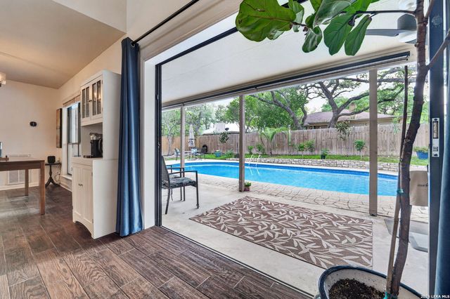 5527 Timber Bark, San Antonio, TX 78250