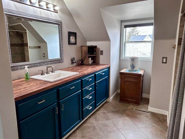 103 Park Street, Spillville, IA 52168