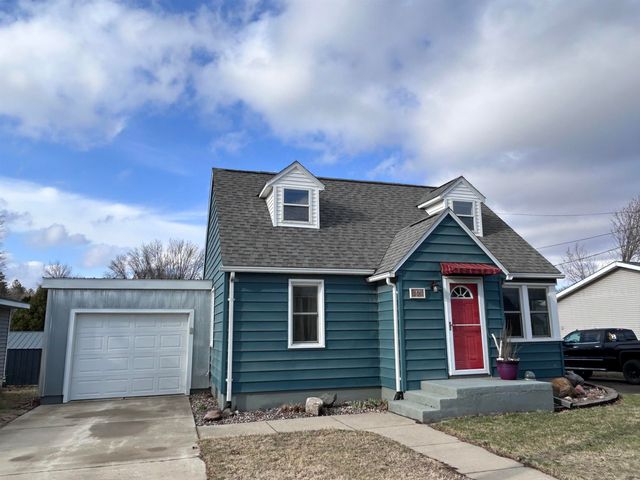 103 Park Street, Spillville, IA 52168