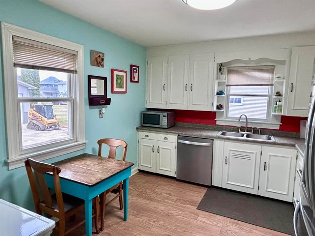 103 Park Street, Spillville, IA 52168