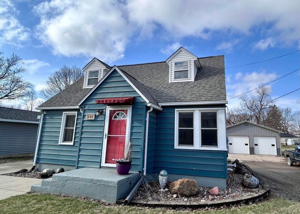 103 Park Street, Spillville, IA 52168