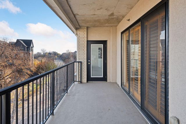 317 Groveland Avenue 620, Minneapolis, MN 55403