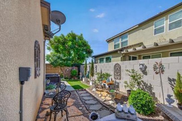 1502 N Reunion Way, Clovis, CA 93619
