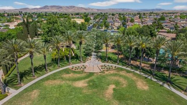 1502 N Reunion Way, Clovis, CA 93619