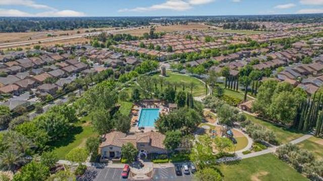 1502 N Reunion Way, Clovis, CA 93619