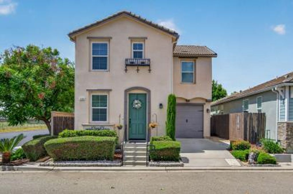 1502 N Reunion Way, Clovis, CA 93619
