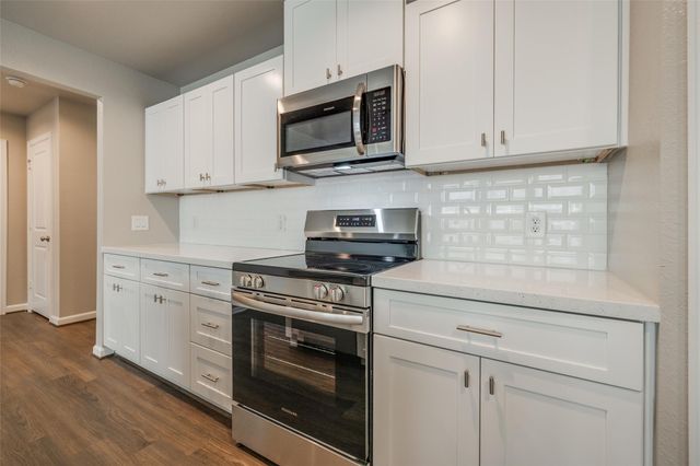 221 Park Place Circle C, Waller, TX 77484