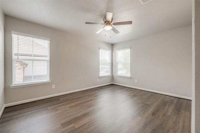221 Park Place Circle C, Waller, TX 77484