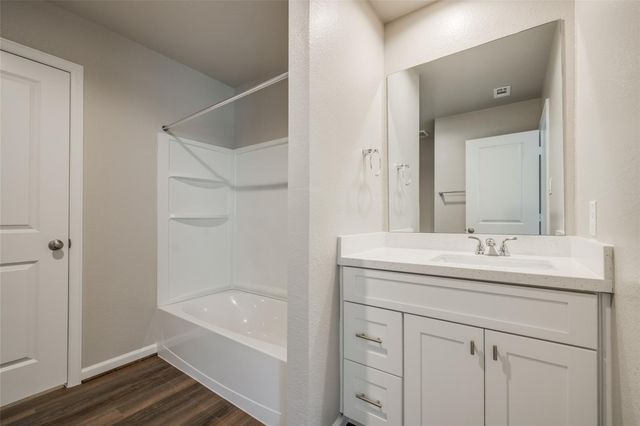 221 Park Place Circle C, Waller, TX 77484