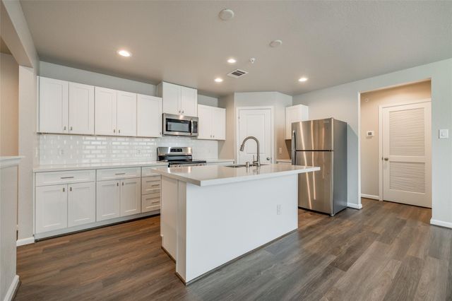 221 Park Place Circle C, Waller, TX 77484