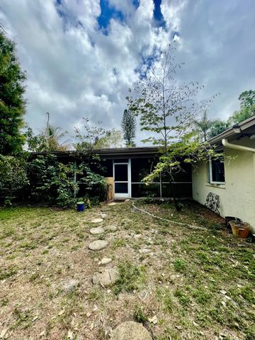 6685 Lakeside Road, West Palm Beach, FL 33411