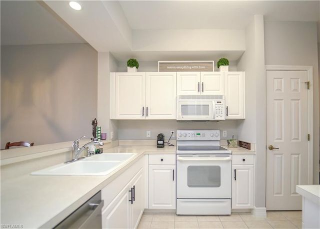 3970 Loblolly Bay DR 5, Naples, FL 34114