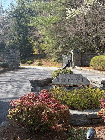 110 FOX CHASE Drive, Hendersonville, NC 28739