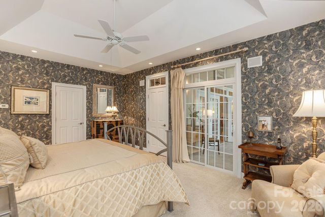 110 FOX CHASE Drive, Hendersonville, NC 28739