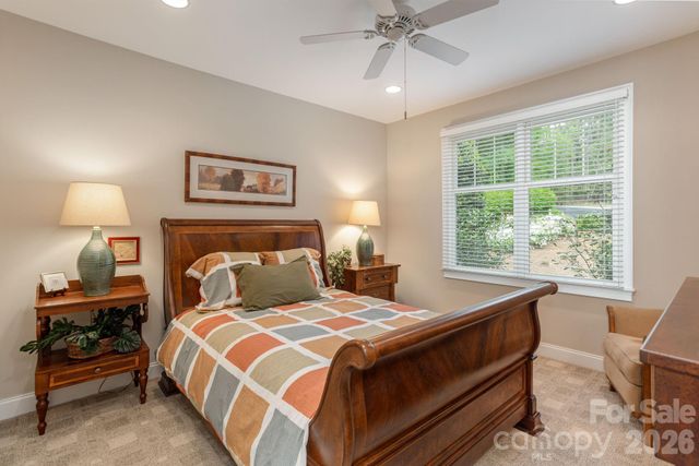 110 FOX CHASE Drive, Hendersonville, NC 28739