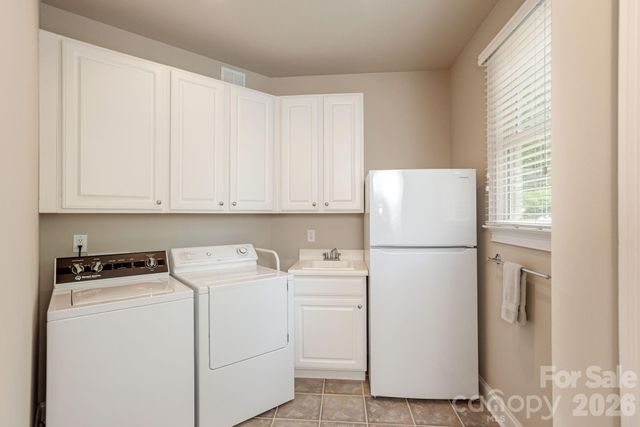 110 FOX CHASE Drive, Hendersonville, NC 28739