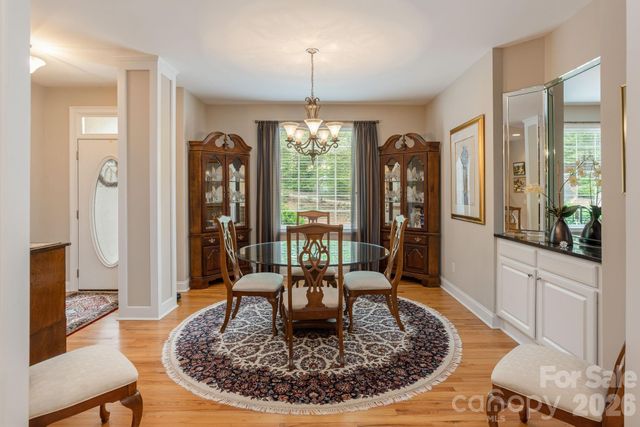 110 FOX CHASE Drive, Hendersonville, NC 28739